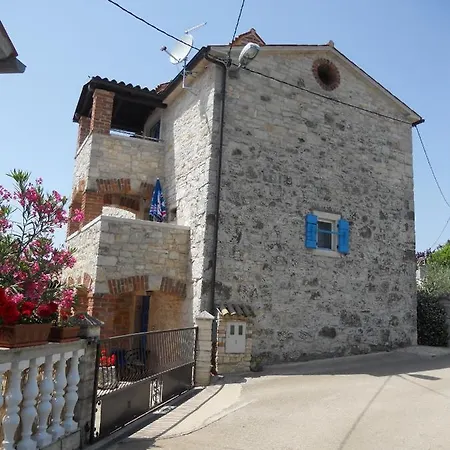 Hébergement de vacances House With A Parking Space Kirmenjak, - 16515