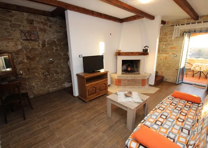 Holiday House With A Parking Space Kirmenjak, - 16515 * ポレッチ