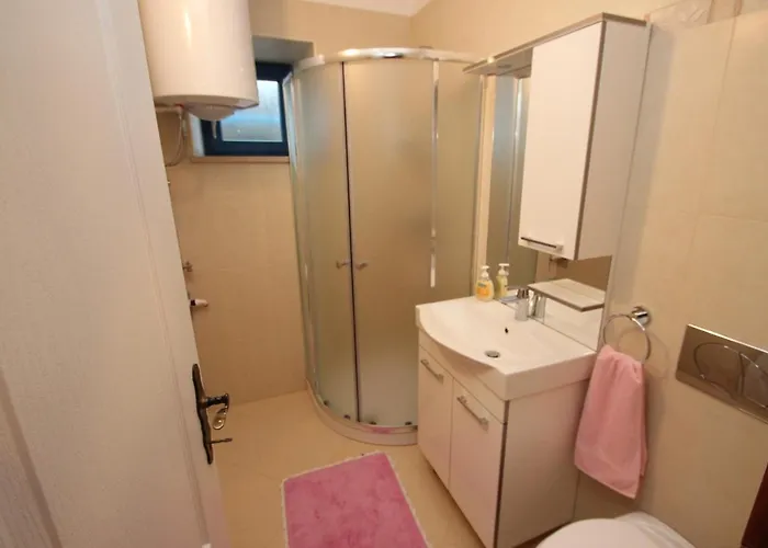 別荘 Holiday House With A Parking Space Kirmenjak, - 16515 ポレッチ